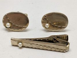 Vintage Gold Tone Cufflinks and Tie Clip Bar Set - $10.05