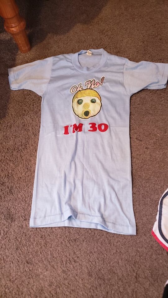 Primary image for VTG 80's Women's Spruce T-Shirt Shirt Blue Funny "Oh No I'm 30" Emoji  S Small