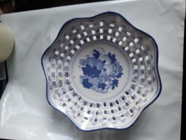 Ceramic Chinoiserie Perforated Basket Bowl Asian Fruit Floral Centerpiece - $25.00