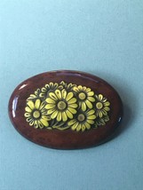 Vintage Large Oval Wood w Yellow Celluloid Plastic Daisy Flower Cluster Pin  - £11.87 GBP