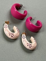 Lot of Hot Pink Thick Tapered Plastic &amp; Cream w Lavender Accents J Hoop Earrings - £10.42 GBP