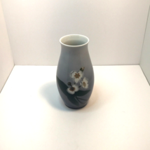 Vase Denmark Vintage B and G Bing Grondahl Porcelain White Floral Gradie... - $24.74