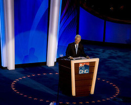 Former President Bill Clinton speaks at 2008 Democratic Convention Photo Print - £6.95 GBP+