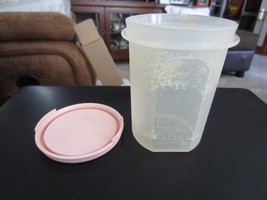 Vintage Tupperware Container 15 Oz 1606-25 with Pink Lid 1607-1 - £9.45 GBP