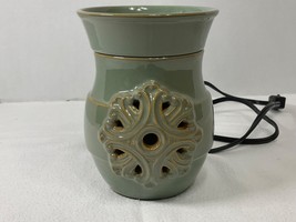 Scentsy  Full Size Electric Warmer Pot Sage Green 6.5&quot; Tall - £14.88 GBP