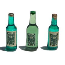 dollhouse miniature beer bottles  green lot of 3 Heineken 1:12 scale plastic - £6.99 GBP