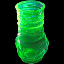 Vintage Green Depression Glass Vase Uranium Vaseline Circa 30s / 40s - £31.45 GBP