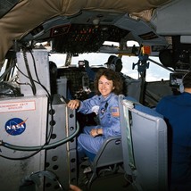 Christa McAuliffe aboard NASA zero-g aircraft KC-135 &quot;Vomit Comet&quot; Photo... - £6.90 GBP+