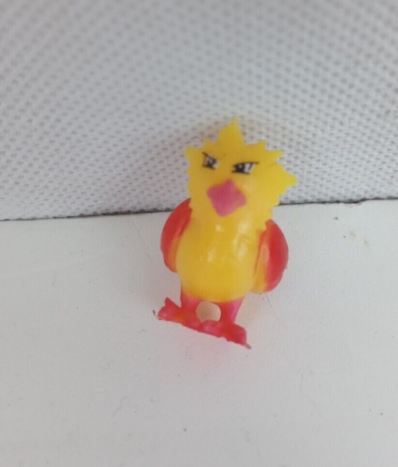 Vintage Pokemon Spearow 1&quot; Collectible Mini Figure - $4.94