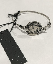 Silver Finish United States Buffalo Bison Embossed Circle Shape Bangle Bracelet - £11.21 GBP