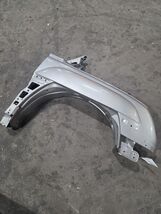 Passenger Right Fender With Body Cladding Fits 02-06 AVALANCHE 1500 1438672 - $1,622.04 MXN