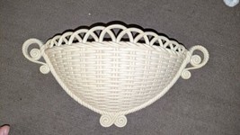 Vtg Homco Home Interiors White Wicker Wall Pocket Flower Basket orginal box - £29.75 GBP