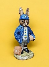Royal Doulton Schoolboy Bunnykins Figurine DB66 Vintage 1987 - $1,254.30 MXN