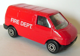 Maisto VW VOLKSWAGEN CARAVELLE Fire Rescue VAN Vehicle Red DieCast LOOSE - $11.83
