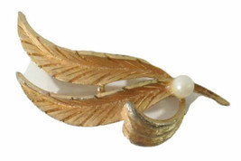 Vintage BSK Textured Gold Tone Faux  Pearl &amp; Leaf Pin Brooch  - £9.57 GBP