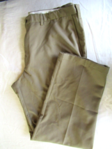 Haggar pants men&#39;s 42x32 beige comfort waist flat front - $14.65