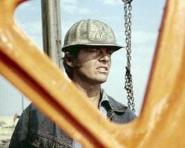 Jack Nicholson wears safety helmet on oil rig Five Easy Pieces 8x10 inch photo - £7.62 GBP