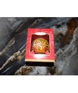 Hallmark Warmed by Candleglow Glass Ball Keepsake Ornament 2000 - $23.48 CAD