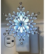 Bath &amp; Body Works Wallflower Plug Snowflake Nightlight Blue/Silver/Opal ... - $914.06 MXN