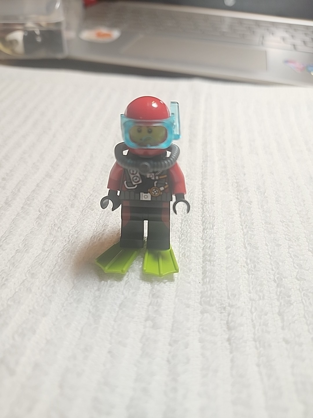 Lego Minifigure Beachgoer Scuba Diver Cty0764 - $4.95