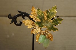 Vintage Costume Jewelry Kenneth Cole KC Green Enamel Maple Leaf Brooch Pin - £19.45 GBP