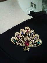 VINTAGE GOLDEN PIN BROOCH PEACOCK SHAPED MULTI COLOR FAUX JEWEL CLUSTER - $20.00