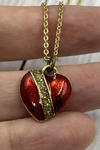 Vintage &#39;Royal&#39; Red Heart Glass Metallic Glitter Pendant Necklace Gold Tone 18&quot; - £17.68 GBP