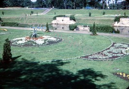 1940s Park Scene Believed to Be Milwaukee Wisconsin Red-Border Kodachrome Slide - £3.11 GBP