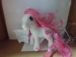 2002 Hasbro My Little Pony Strawberry Swirl G3 - $6.00