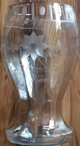 VINTAGE ~ Clear Etched Glass ~ Floral Design Vase ~ 9.5" x 4.75" Item image 2