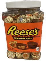 Reese&#39;s Miniature Cups Real Milk Chocolate &amp; Peanut Butter, 38 Oz - £15.28 GBP