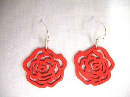 SMALL SIZE TRUE RED CUT OUT OPEN ROSE FLOWER WOODEN CHARM DROP EARRINGS - $5.59 CAD