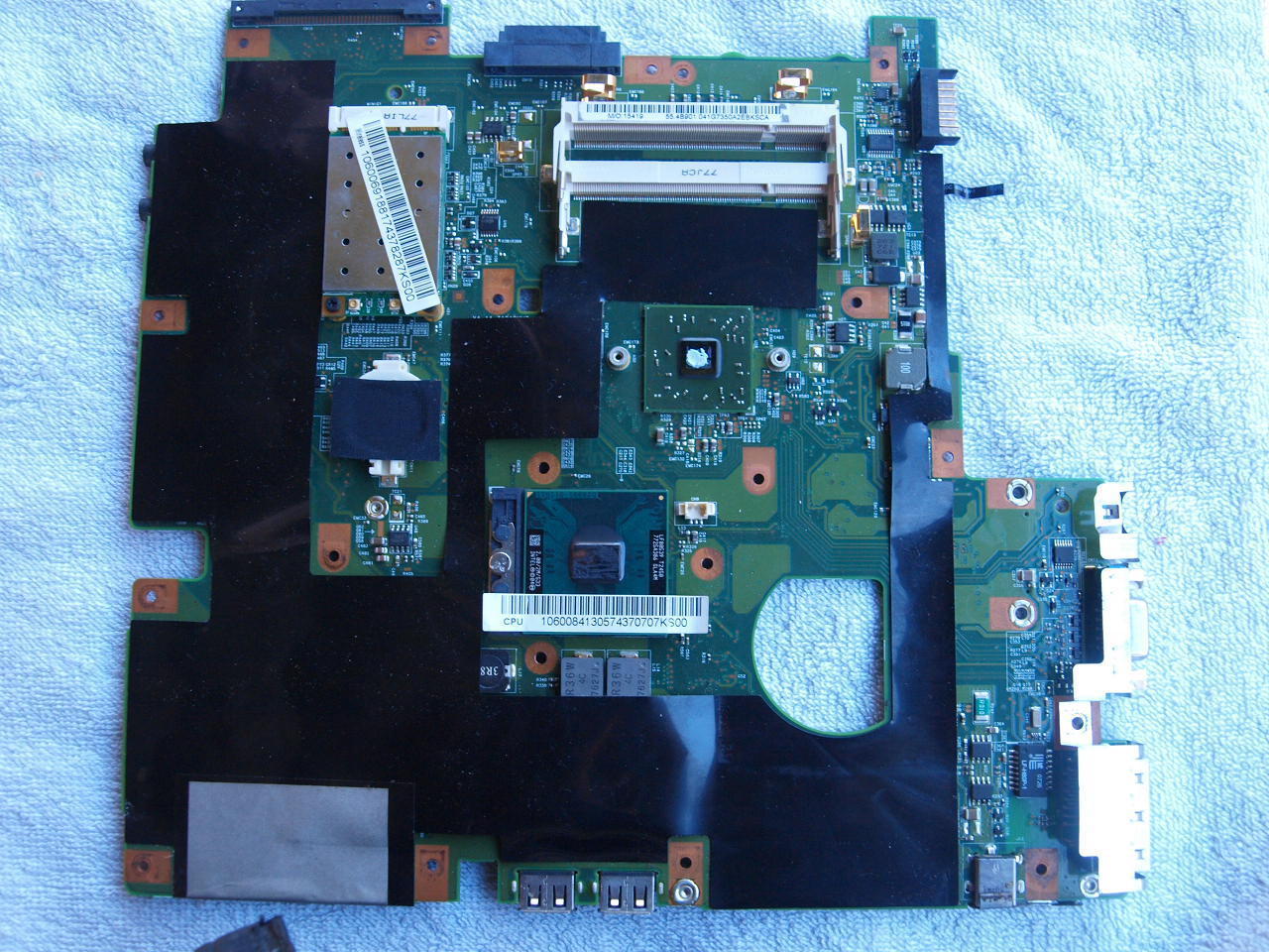 Fujitsi Siemens Amilo Li M1718 Model : MS2212 Notebook Motherboard P/N: 48.4B901 - $12.86