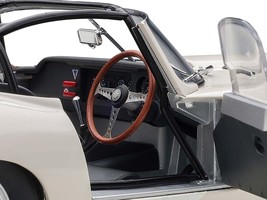 Jaguar Lightweight E Type Roadster RHD (Right Hand Drive) White 1/18 Model Car  - £234.70 GBP