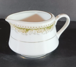 Queen Anne Fine China Creamer Signature Collection - $10.44