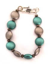 Women's Jewelry  Fashion Beaded  Bracelet Taupe Green Pearlized Beads 7 inches - £4.39 GBP