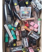 WHOLESALE LOT OF 100 PIECE ASSORTED NAME BRAND COSMETICS HBA BEAUTY CARE - $2,393.53 MXN