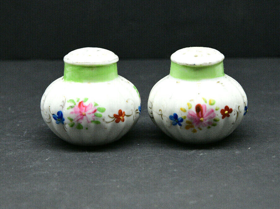 Primary image for Vintage Ceramic Short Round Ivory Color W/ Flower Design Salt And Pepper Shakers