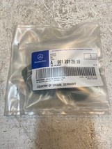 Mercedes Benz Seal A0012012619 - £26.70 GBP