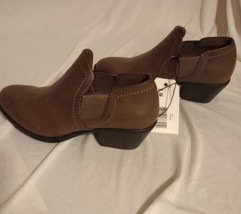 Weatherproof Vintage, NWT, Women&#39;s Size 6.5 Cynthia,  Faux Leather Boots - £14.70 GBP