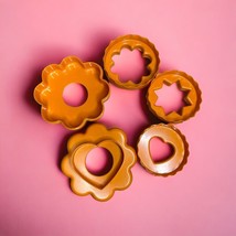 Set of 5 Tupperware Nesting Cookie Cutters Orange Heart Floral Granny Core VTG - £9.50 GBP