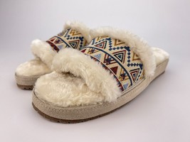 Minnetonka Leena 11 M Cream Mosaic Embroidered Faux Fleece Lined Slip On Slides - $31.88