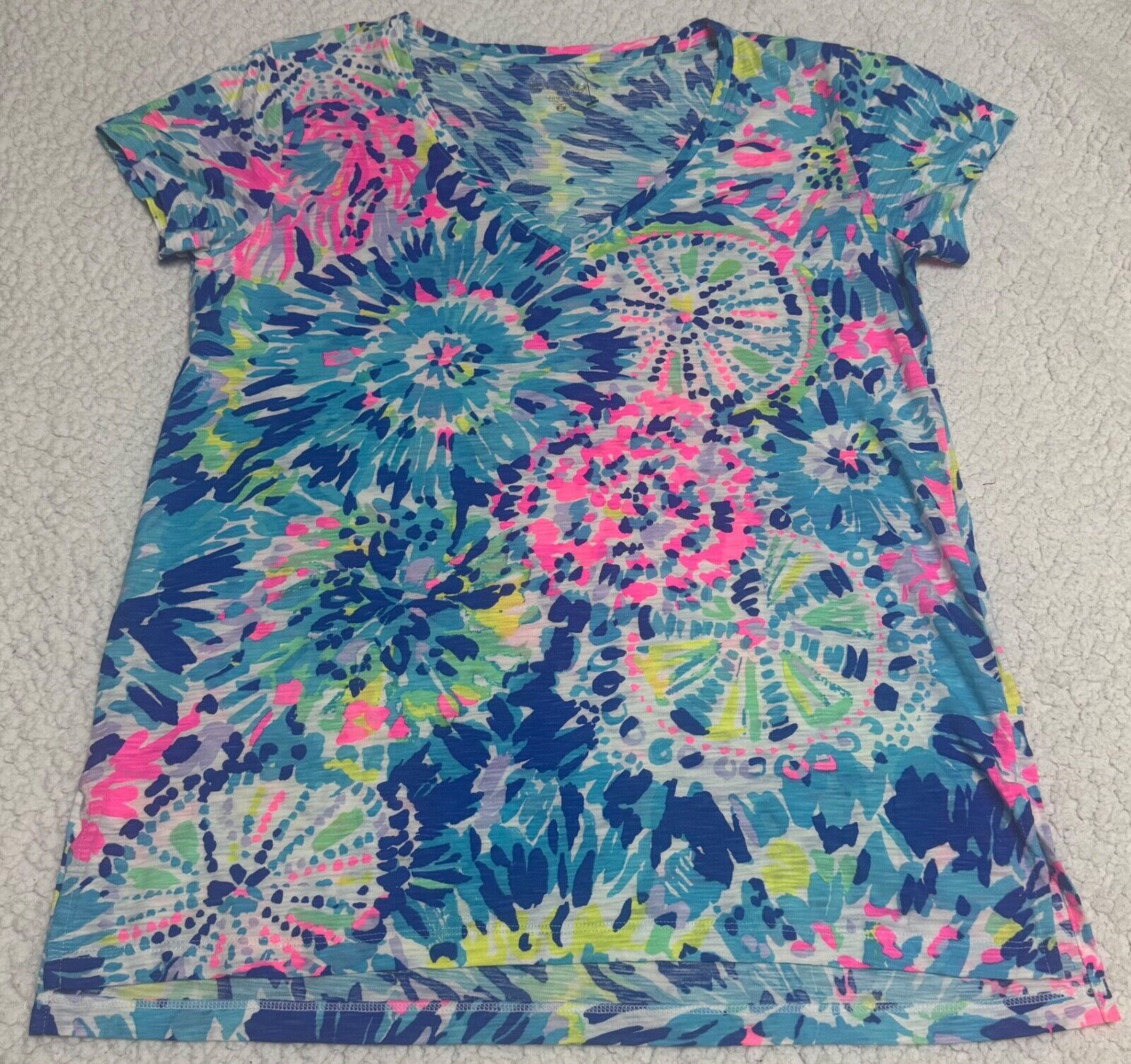 Lilly Pulitzer Top Essie Top in Dive In V Neck Short Sleeve Size Small NWOT - £22.55 GBP