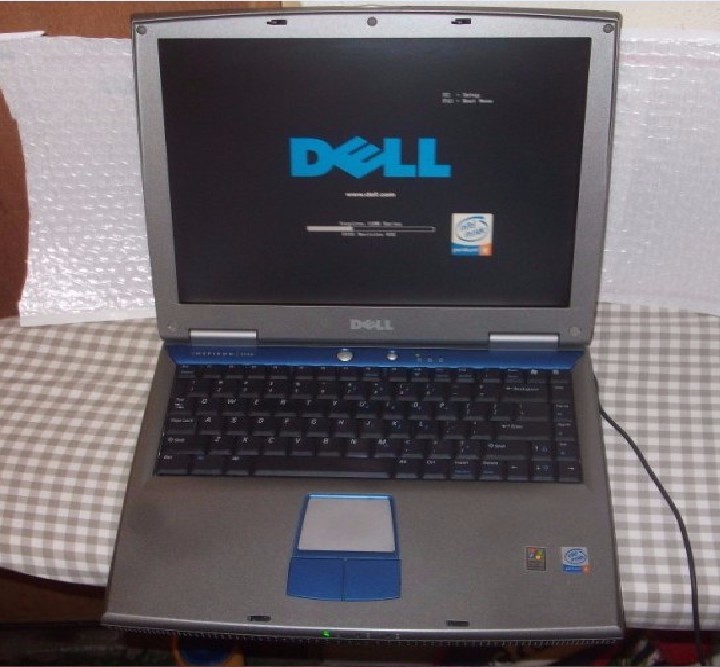 Dell Inspiron 1100 (PP07L) 14.1&quot; 2.40GHz 640MB Ram 60GB Hard Drive Windo... - $38.00
