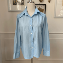 Vintage 70s Miss Holly Light Blue Textured Crepe Pointy Collar Button Sh... - $429.46 MXN