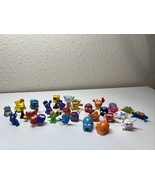 Zuru Smashers Mixed Lot Series Minifigure Mini Figure Sports Food 30 pie... - $21.81 CAD