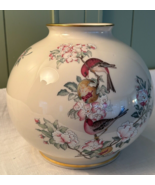 Lenox “SERENADE” USA  Bulbous Floral China Vase with Birds, ~ 7 1/2&quot; Tall - $470.22 MXN