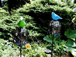 2 Solar Garden/Patio Lamps, Blue &amp; Green Birds Perched On Cages, Bright LEDs - £15.44 GBP