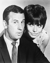 Don Adams Barbara Feldon In Get Smart 16X20 Canvas Giclee - £55.94 GBP