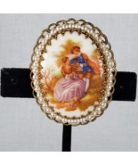 Vintage West Germany Oval Gold Tone Faux Pearl Courting Couple Brooch Pin - €67,45 EUR